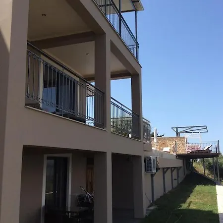 Visit The Real Paradise !!! Deserve It Once In Your Life !!! 度假居 利吉亚